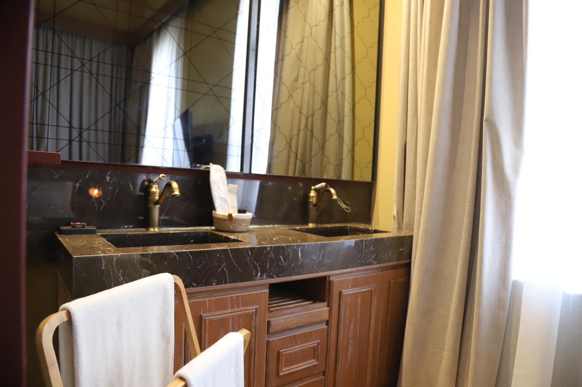 Hotel Lost Gemmayzeh Бейрут Екстер'єр фото